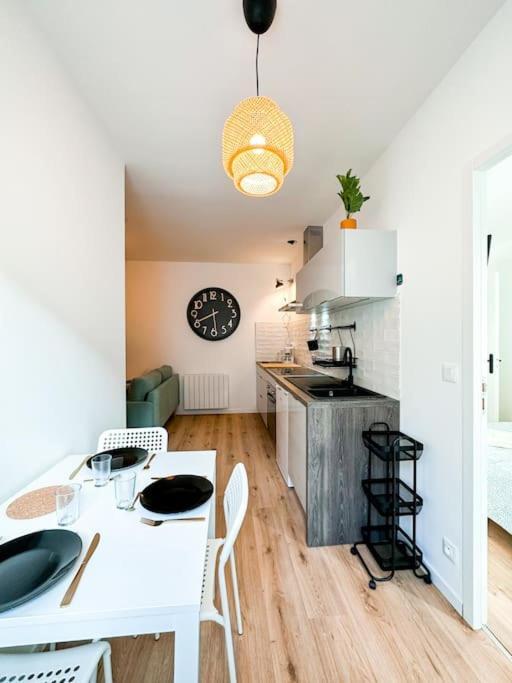 Apartment Nouveau ** Le Raffine Au Coeur De ** Parking Guingamp
